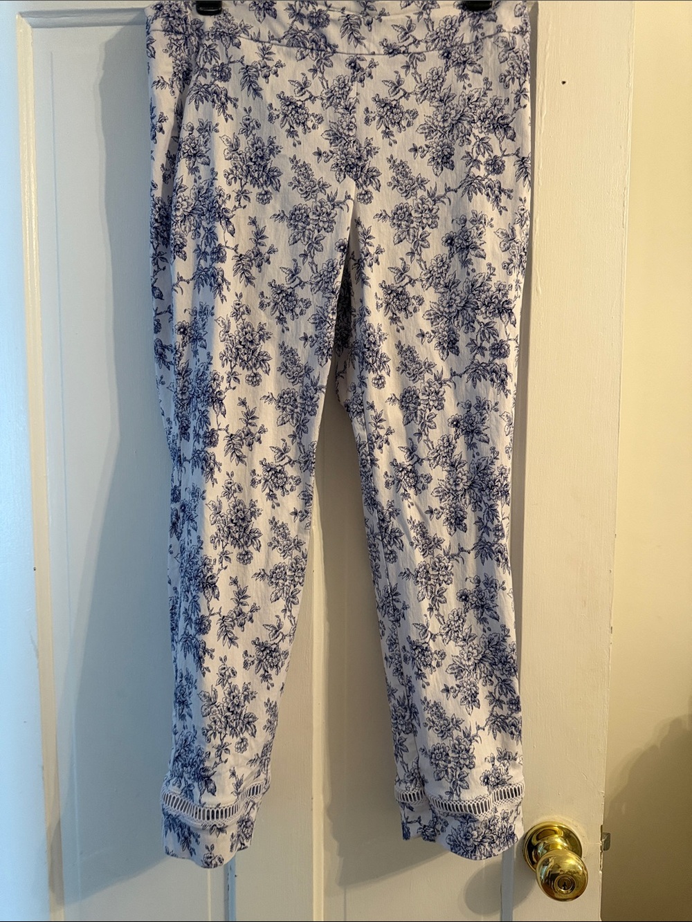 Van Heusen Floral Leggings Stretch Extendible Pull-on Pants